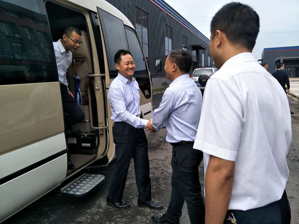 劉十慶考察1.jpg 劉十慶考察1.jpg